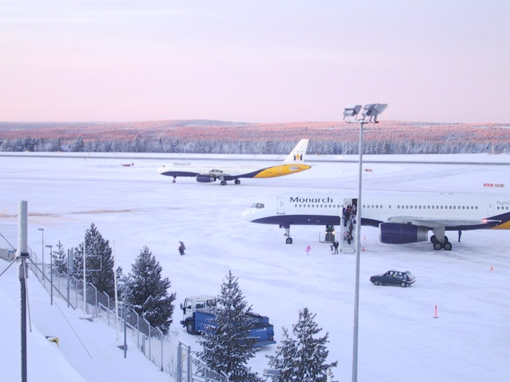 gửi hàng tới sân bay Rovaniemi