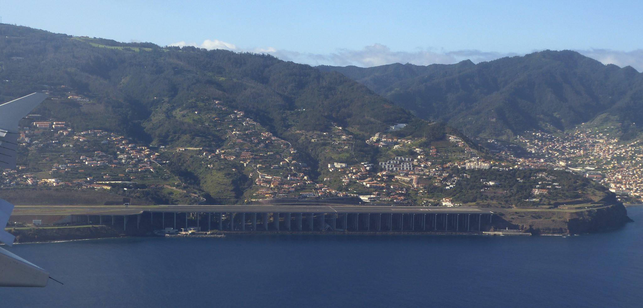sân bay quốc tế Madeira