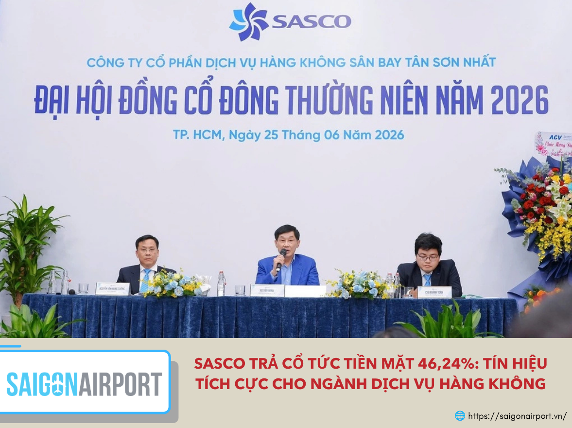 Ông Johnathan Hạnh Nguyễn (giữa) điều hành đại hội